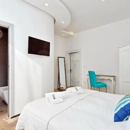 Design Apartment Paulina 300 Mt From Colosseum Rome