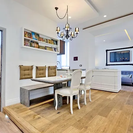 Design Paulina 300 Mt From Colosseum Appartement *