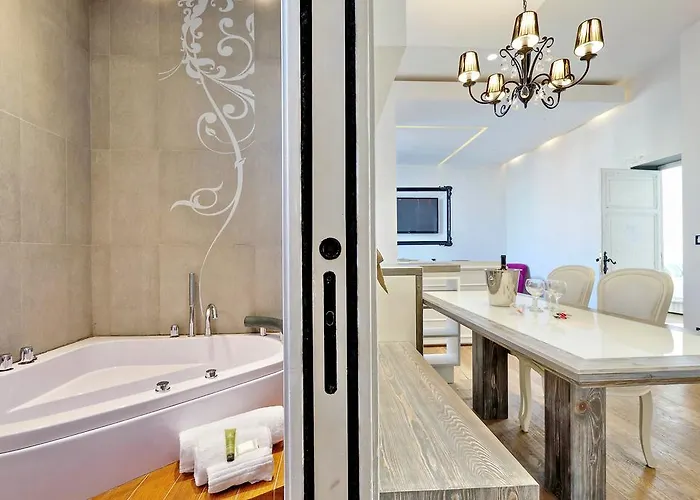 Design Apartment Paulina 300 Mt From Colosseum Apartment Rome